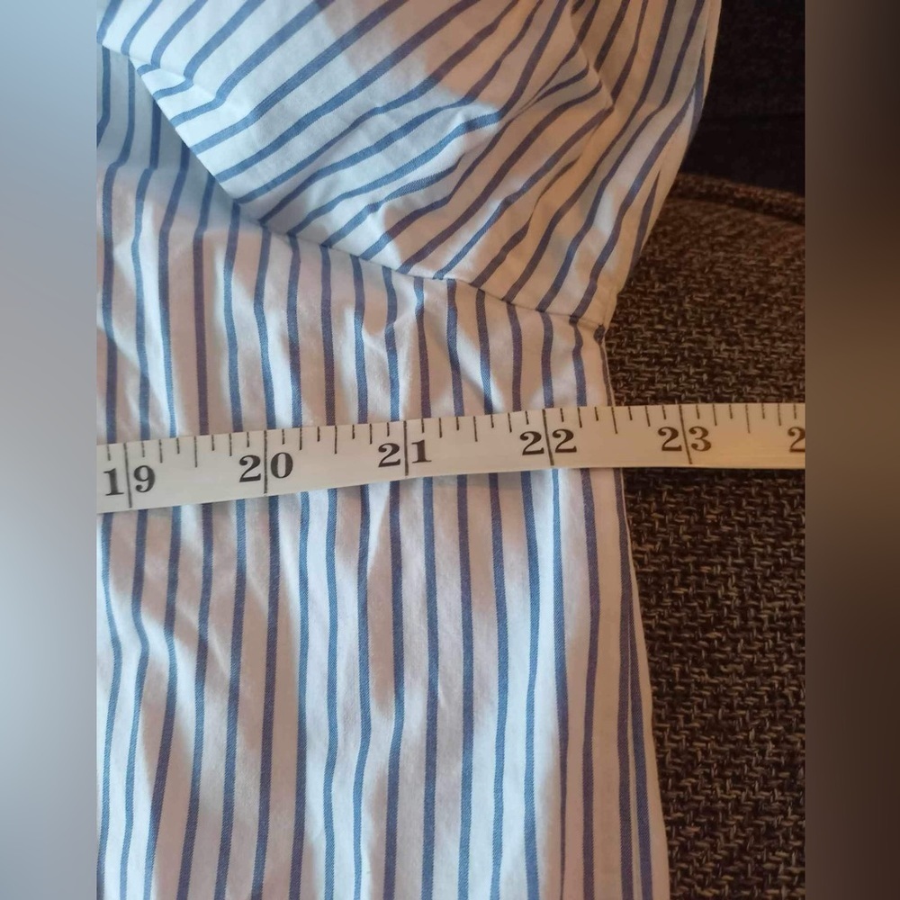 Hi-lo tailored stripe shirt - Picture 3 of 7